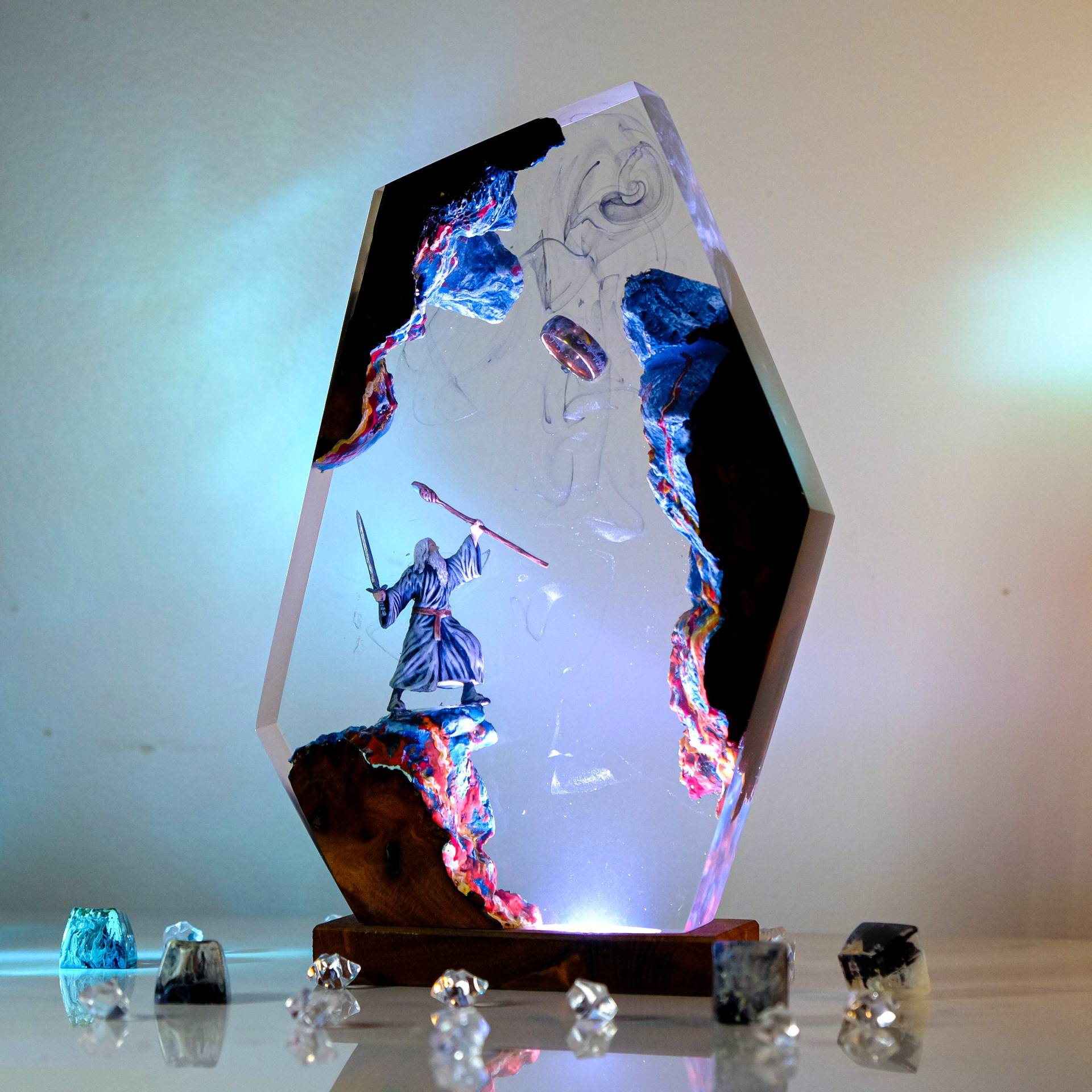 Luminária de Resina com Figura - Desk Setup Desk avaliação e preço